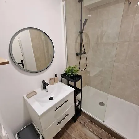 Апартаменты Refait A Neuf, 4 Pers A